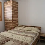 Korculaholidays * ザヴァラティサ